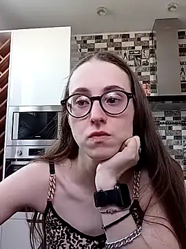 Snapshot of MartiniiSelenna chatting on February 17, 9:46 am MartiniiSelenna online show from February 17, 9:46 am