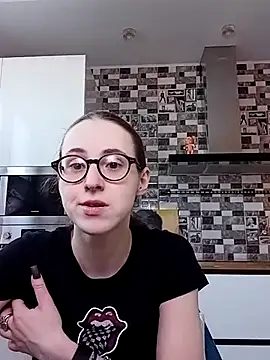 Snapshot of MartiniiSelenna chatting on February 18, 6:48 am MartiniiSelenna online show from February 18, 6:48 am