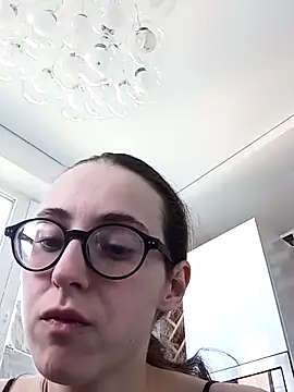 Snapshot of MartiniiSelenna chatting on February 19, 9:50 am MartiniiSelenna online show from February 19, 9:50 am