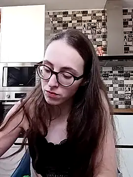 Snapshot of MartiniiSelenna chatting on February 21, 9:45 am MartiniiSelenna online show from February 21, 9:45 am