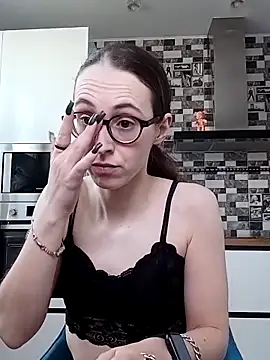 Snapshot of MartiniiSelenna chatting on February 22, 9:56 am MartiniiSelenna online show from February 22, 9:56 am