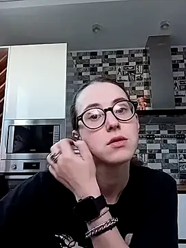 Snapshot of MartiniiSelenna chatting on February 23, 6:17 am MartiniiSelenna online show from February 23, 6:17 am