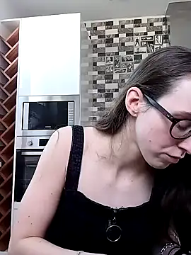 Snapshot of MartiniiSelenna chatting on February 24, 10:04 am MartiniiSelenna online show from February 24, 10:04 am