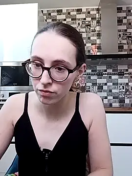 Snapshot of MartiniiSelenna chatting on February 25, 9:42 am MartiniiSelenna online show from February 25, 9:42 am
