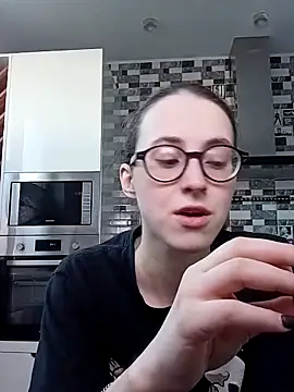 Snapshot of MartiniiSelenna chatting on February 26, 6:26 am MartiniiSelenna online show from February 26, 6:26 am
