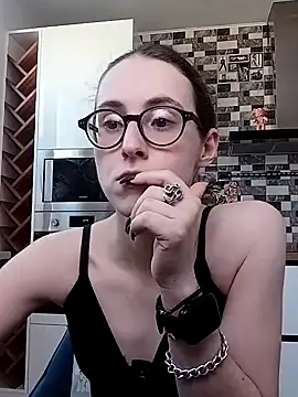 Snapshot of MartiniiSelenna chatting on February 26, 9:32 am MartiniiSelenna online show from February 26, 9:32 am
