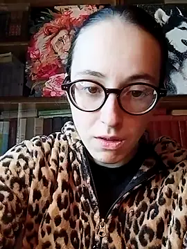 Snapshot of MartiniiSelenna chatting on March 7, 7:41 am MartiniiSelenna online show from March 7, 7:41 am