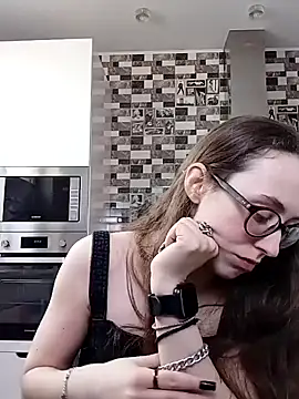 Snapshot of MartiniiSelenna chatting on March 11, 9:45 am MartiniiSelenna online show from March 11, 9:45 am