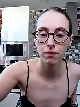 Snapshot of MartiniiSelenna chatting on March 22, 6:54 am MartiniiSelenna online show from March 22, 6:54 am