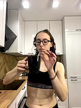 Snapshot of MartiniiSelenna chatting on September 15, 6:02 am MartiniiSelenna online show from September 15, 6:02 am