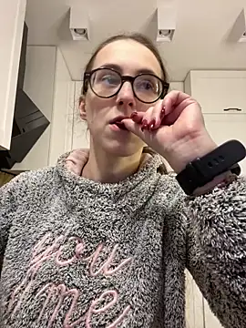 Snapshot of MartiniiSelenna chatting on October 5, 5:39 am MartiniiSelenna online show from October 5, 5:39 am
