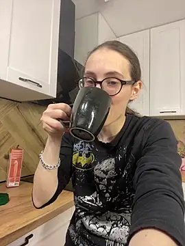 Snapshot of MartiniiSelenna chatting on October 12, 5:50 am MartiniiSelenna online show from October 12, 5:50 am