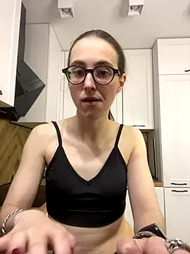 Snapshot of MartiniiSelenna chatting on October 18, 5:54 am MartiniiSelenna online show from October 18, 5:54 am