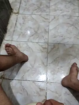 Snapshot of big_hard_dick1 chatting on June 18, 5:39 pm big hard dick1 online show from June 18, 5:39 pm