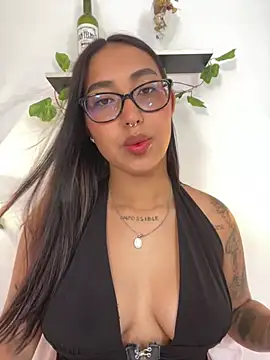 melanieecox online show from June 1, 4:09 pm