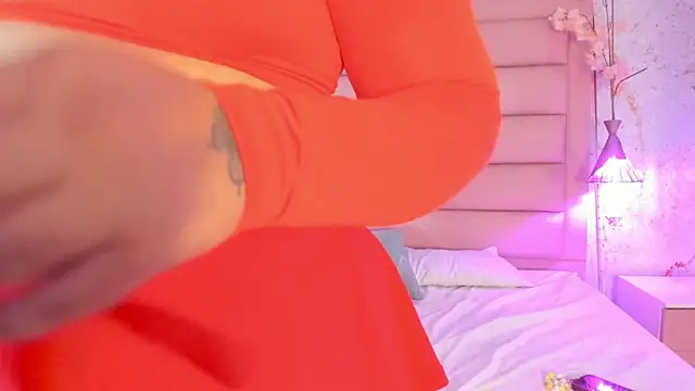 sabrinamilani online show from December 16, 3:11 am