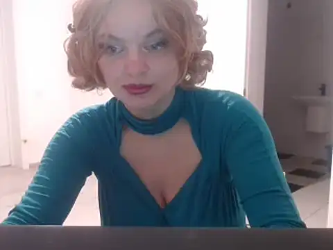 Snapshot of YourSweetJam chatting on March 12, 12:20 am YourSweetJam online show from March 12, 12:20 am
