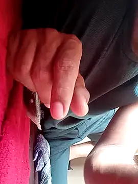 Snapshot of aditya2004_ chatting on December 10, 9:23 am aditya2004 online show from December 10, 9:23 am