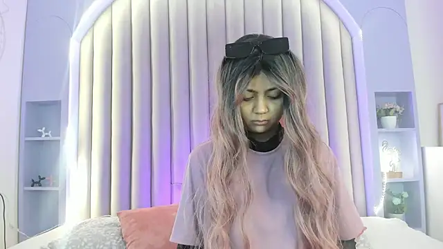 alaia-rogers online show from March 21, 11:33 am