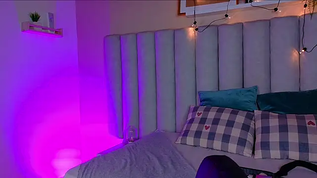 alaia-rogers online show from October 20, 11:43 am