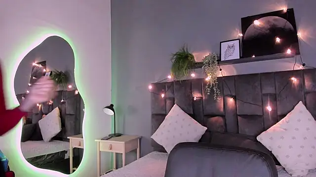 alaia-rogers online show from November 3, 11:33 am