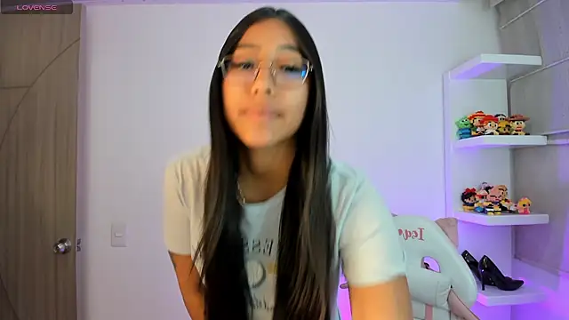 Snapshot of isa_bellaa0 chatting on November 5, 4:34 am isa bellaa0 online show from November 5, 4:34 am