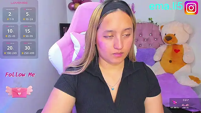 Snapshot of ema_tayy chatting on February 4, 9:09 pm ema tayy online show from February 4, 9:09 pm