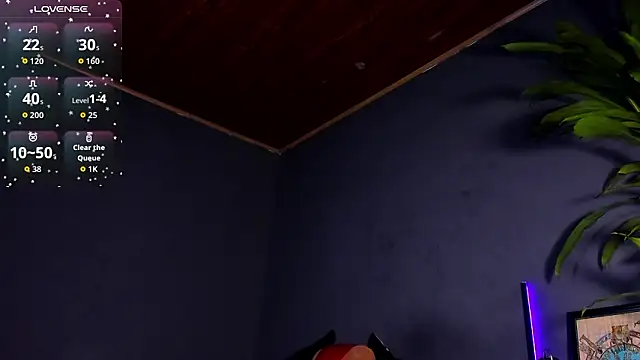 Snapshot of Angel_Snowhotxxx chatting on February 11, 12:37 am Angel Snowhotxxx online show from February 11, 12:37 am