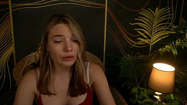 Snapshot of IceDanielles chatting on February 1, 2:45 pm IceDanielles online show from February 1, 2:45 pm