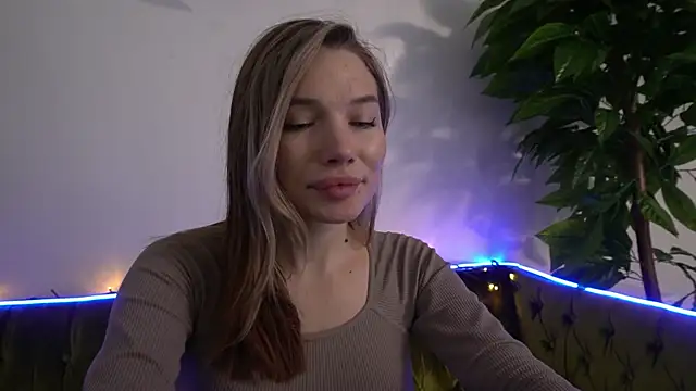 Snapshot of IceDanielles chatting on February 10, 12:39 pm IceDanielles online show from February 10, 12:39 pm