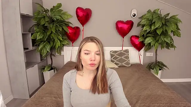 Snapshot of IceDanielles chatting on February 20, 1:30 pm IceDanielles online show from February 20, 1:30 pm