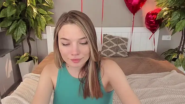 Snapshot of IceDanielles chatting on March 1, 6:32 pm IceDanielles online show from March 1, 6:32 pm