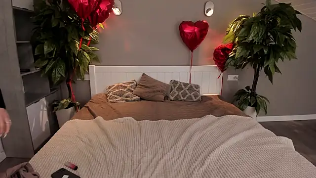 Snapshot of IceDanielles chatting on March 7, 5:17 pm IceDanielles online show from March 7, 5:17 pm