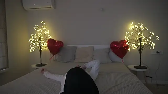 Snapshot of IceDanielles chatting on March 15, 12:34 pm IceDanielles online show from March 15, 12:34 pm