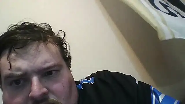 Snapshot of YelpedAverting chatting on September 22, 11:07 pm YelpedAverting online show from September 22, 11:07 pm