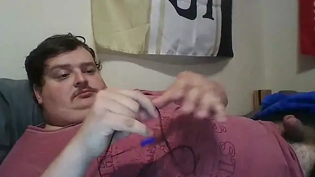 Snapshot of YelpedAverting chatting on September 24, 12:47 am YelpedAverting online show from September 24, 12:47 am