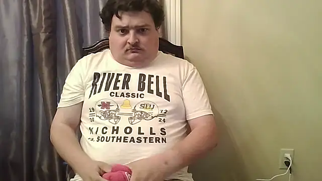 Snapshot of YelpedAverting chatting on October 4, 11:25 pm YelpedAverting online show from October 4, 11:25 pm