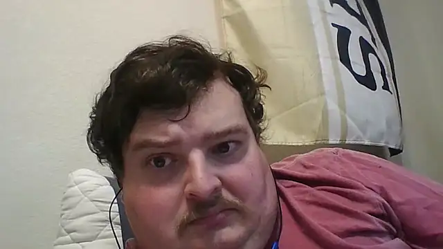 Snapshot of YelpedAverting chatting on October 7, 8:28 pm YelpedAverting online show from October 7, 8:28 pm