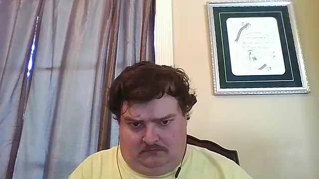 Snapshot of YelpedAverting chatting on November 7, 8:31 pm YelpedAverting online show from November 7, 8:31 pm