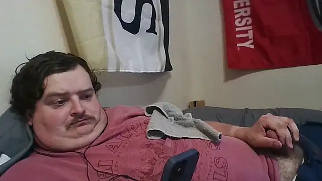 Snapshot of YelpedAverting chatting on November 18, 9:30 pm YelpedAverting online show from November 18, 9:30 pm