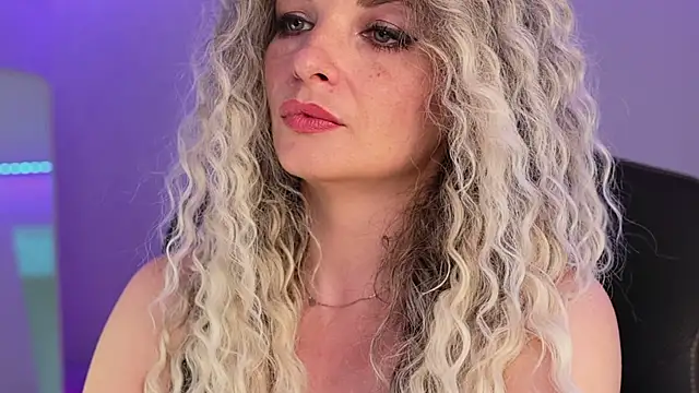 Snapshot of Amerabelle_23 chatting on March 12, 12:04 pm Amerabelle 23 online show from March 12, 12:04 pm