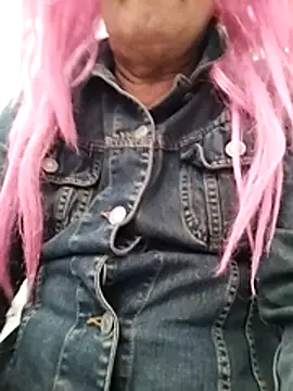 Snapshot of MATTIS11 chatting on December 3, 9:07 am MATTIS11 online show from December 3, 9:07 am