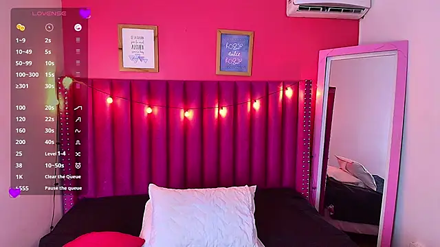 littleebonny online show from January 15, 1:09 pm