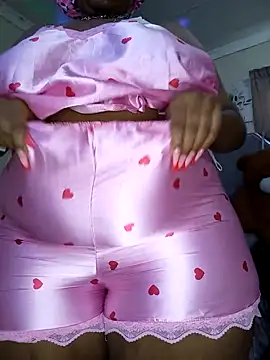 Snapshot of CocoBootyyy chatting on November 13, 3:27 am CocoBootyyy online show from November 13, 3:27 am