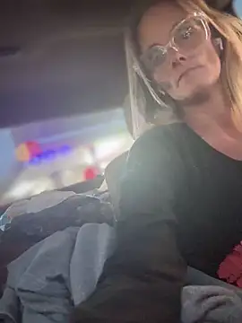 vixendoll87 online show from February 16, 11:26 pm