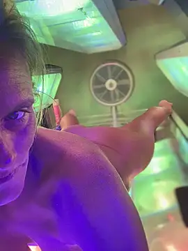 vixendoll87 online show from February 18, 7:09 pm