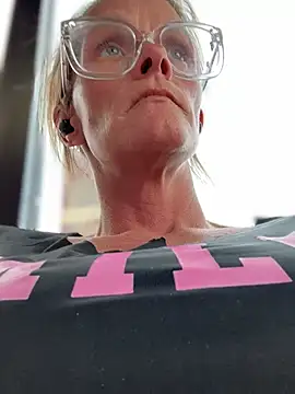 vixendoll87 online show from March 19, 8:32 pm