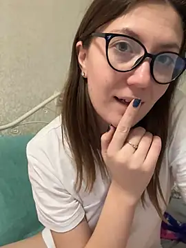 Snapshot of BeatriceTender chatting on December 6, 7:23 pm BeatriceTender online show from December 6, 7:23 pm