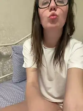 Snapshot of BeatriceTender chatting on February 5, 8:25 pm BeatriceTender online show from February 5, 8:25 pm