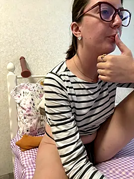 Snapshot of BeatriceTender chatting on September 9, 1:21 pm BeatriceTender online show from September 9, 1:21 pm